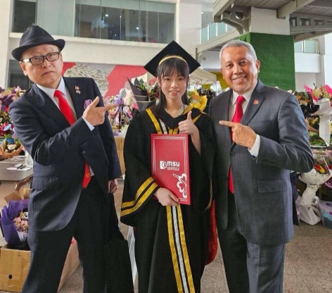 暖势力/获善心人士资助攻读医科 女子顺利毕业当医生