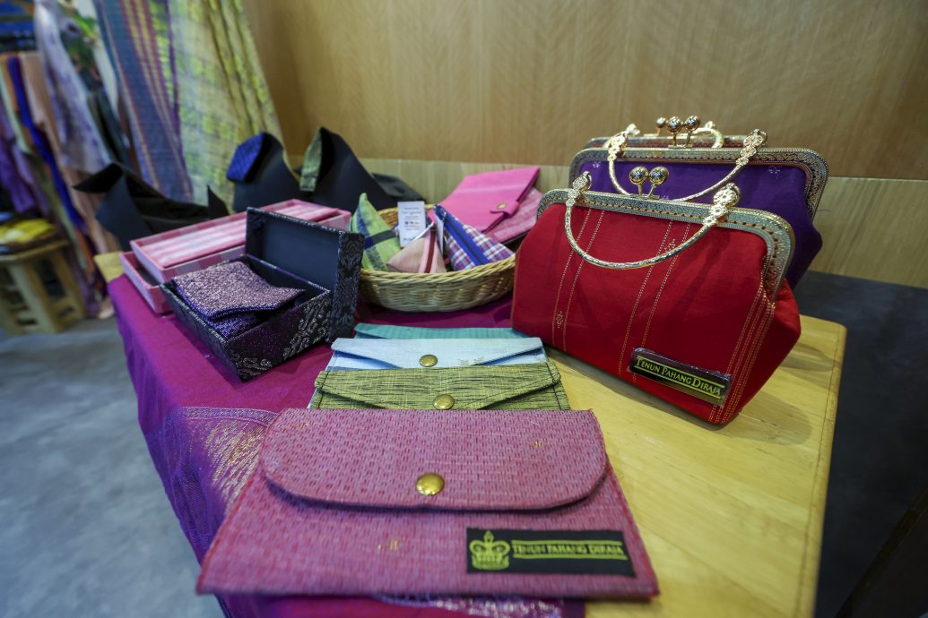 **暖势力**：全国：暖势力：囚犯手工艺品亮相  惊艳东盟峰会现场