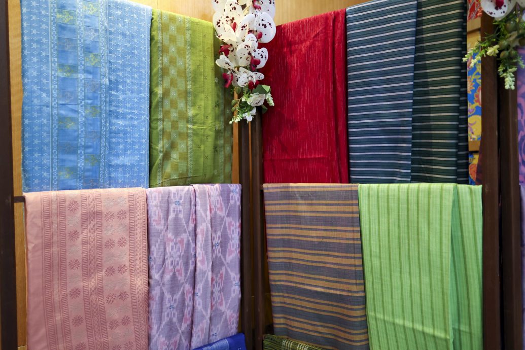 **暖势力**：全国：暖势力：囚犯手工艺品亮相  惊艳东盟峰会现场