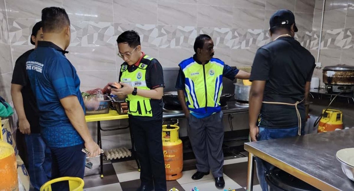 曼绒市会查17食店 发28张罚单
