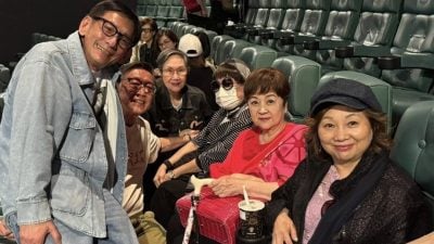 曾2度进行脑部手术 甄珍突撑拐杖现身引担忧