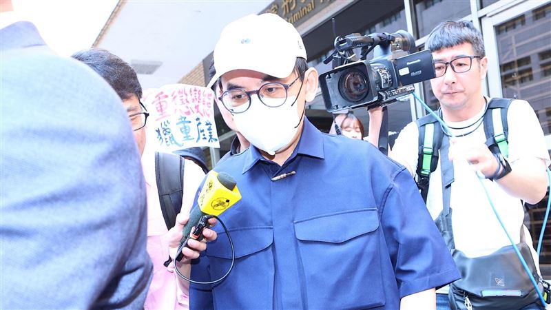替黄子佼缓颊惹祸 曾国城露面慎言求“别再害我了”