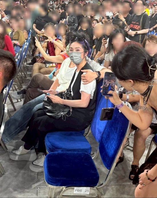 朝圣女神卡卡遭怼脸拍照 杨千嬅被迫离席粉丝挨批