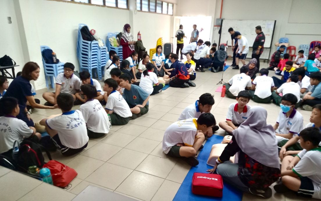 朱广锋：记住口诀 DR' S ABCD 学CPR AED急救法不难