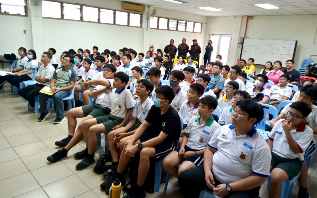 朱广锋：记住口诀 DR' S ABCD 学CPR AED急救法不难
