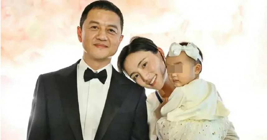 李亚鹏负债经济欠佳 小19岁嫩妻认“搬离豪宅住小房”