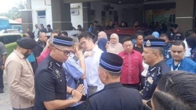 李存孝将与房地部交通部　先发首笔援助金1000令吉