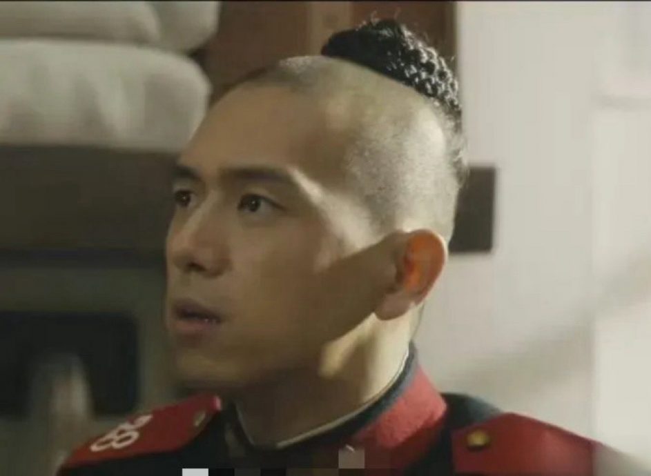 李现新剧辫子头被批丑 演强奸犯颠覆形象引争议