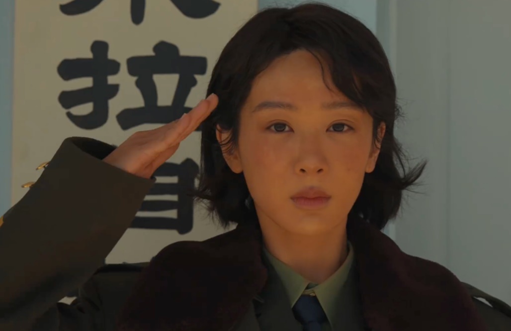 杨紫青藏高原开工嘴唇干裂　胡歌银白乱发尽显沧桑