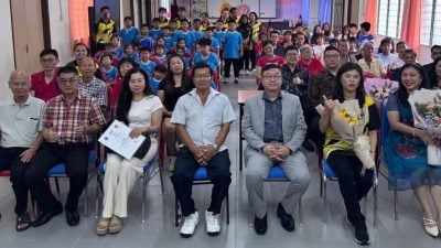 杰出校友马福兴吴美丝 华夏小学主讲激励学子