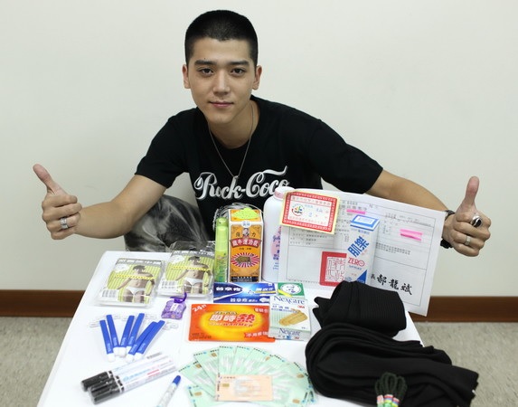 林志颖毕书尽当红时入伍 网民赞:男星楷模