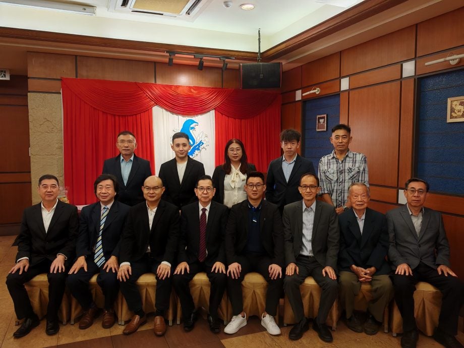 萧靖其:金价起落大购买力减弱 小型金店深受其害