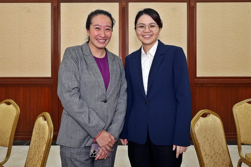 槟州议会（大北马）封面主文/陈汇萍或槟州立法议会史上第一个提呈动议的女议员