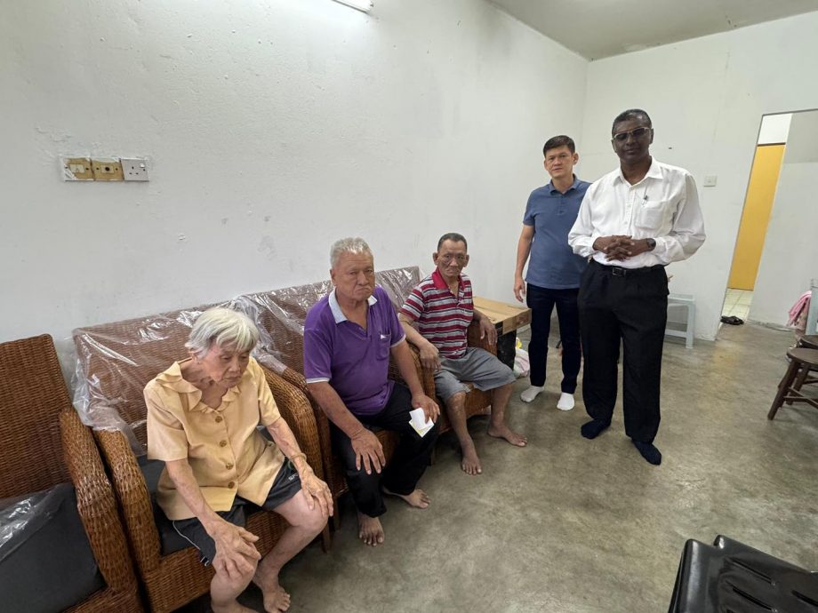 欠租睡走廊 王耶宗帮忙 七旬三姐弟迁新居