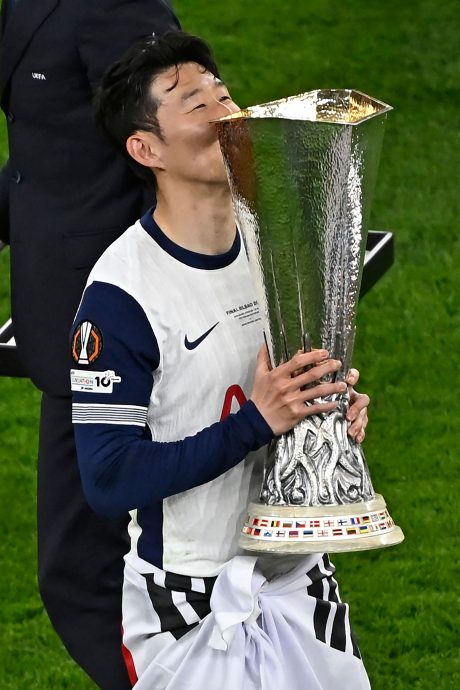 欧联杯决赛| 闯荡欧洲15年首夺冠哭成泪人  孙兴慜梦想成真