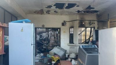 关丹一民宅大火 幸无酿伤亡