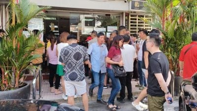 母亲节遇连假 怡点心楼人潮涌动