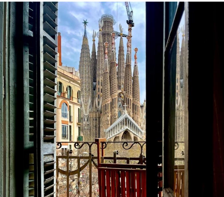 民宿看出去就有知名美景 女抵达现场傻眼:窗外只有一张海报