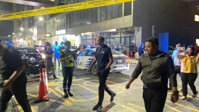 视频| 汝来发生警匪驳火  2枪匪被歼灭