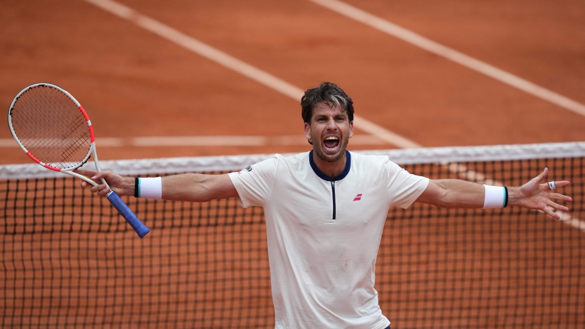 法网|佐科轻取美国对手开门红  梅德维德夫意外一轮游