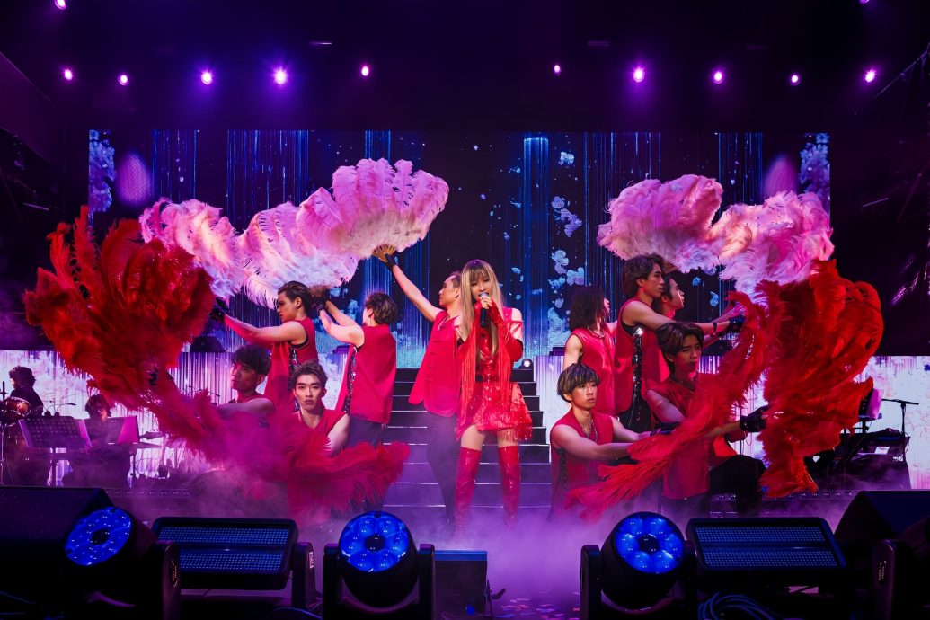 演奏乐器担心观众睡着 锺洁希3小时唱跳33首歌