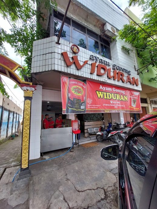  炸鸡被揭用猪油惹争议 店家喊冤：早已注明“非清真”