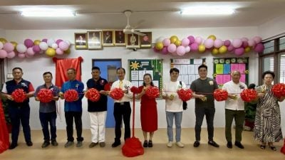 校友解囊回馈母校  共和教师办公室华丽转身