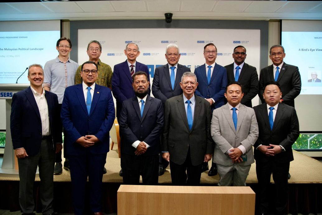 版头∕艾瑾/韩沙