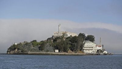 特朗普下令重启扩建”恶魔岛“监狱  拟关”最残暴罪犯“