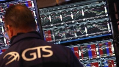 特朗普恫言对欧盟苹果增关税 贸易战烽烟再起