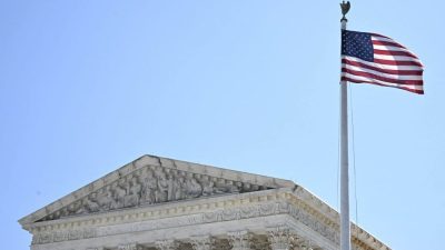 特朗普欲援引战时法恢复驱逐移民 美最高院再挡下