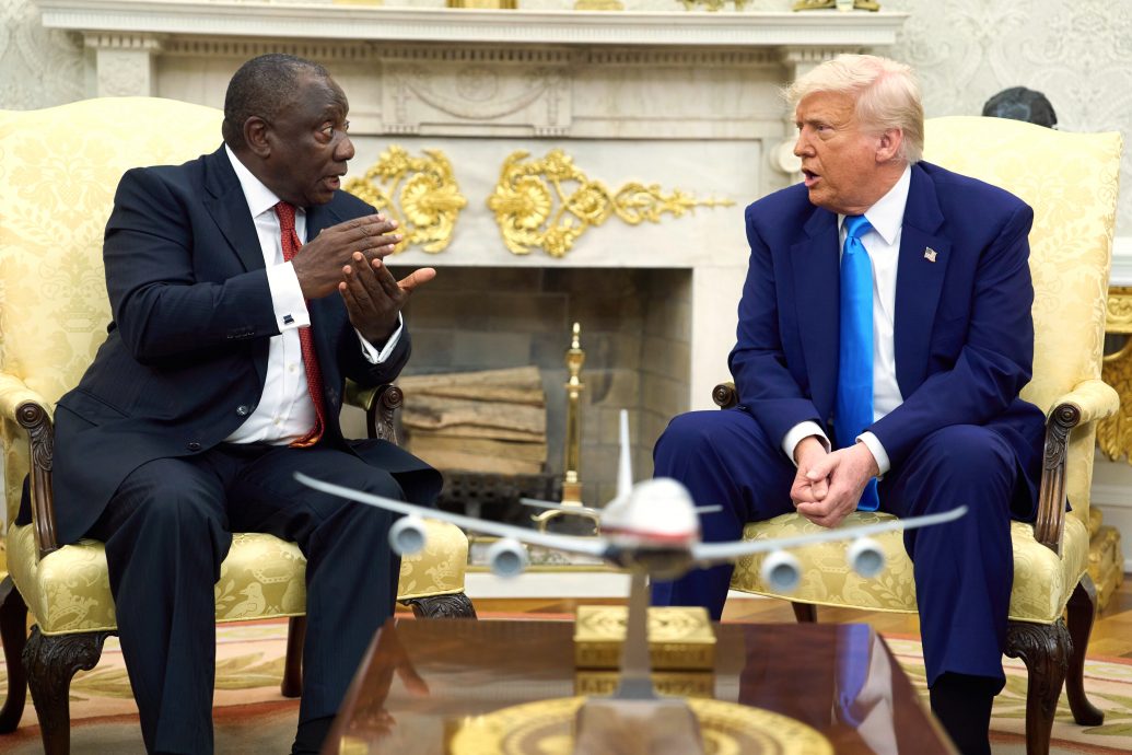 特朗普白宫晤南非总统　播“白人种族灭绝”视频引发争执