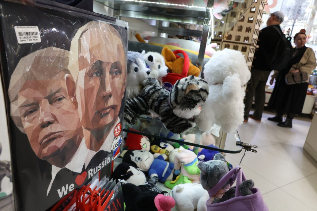 特朗普:周一将与普汀、泽连斯基通话 讨论如何结束战事