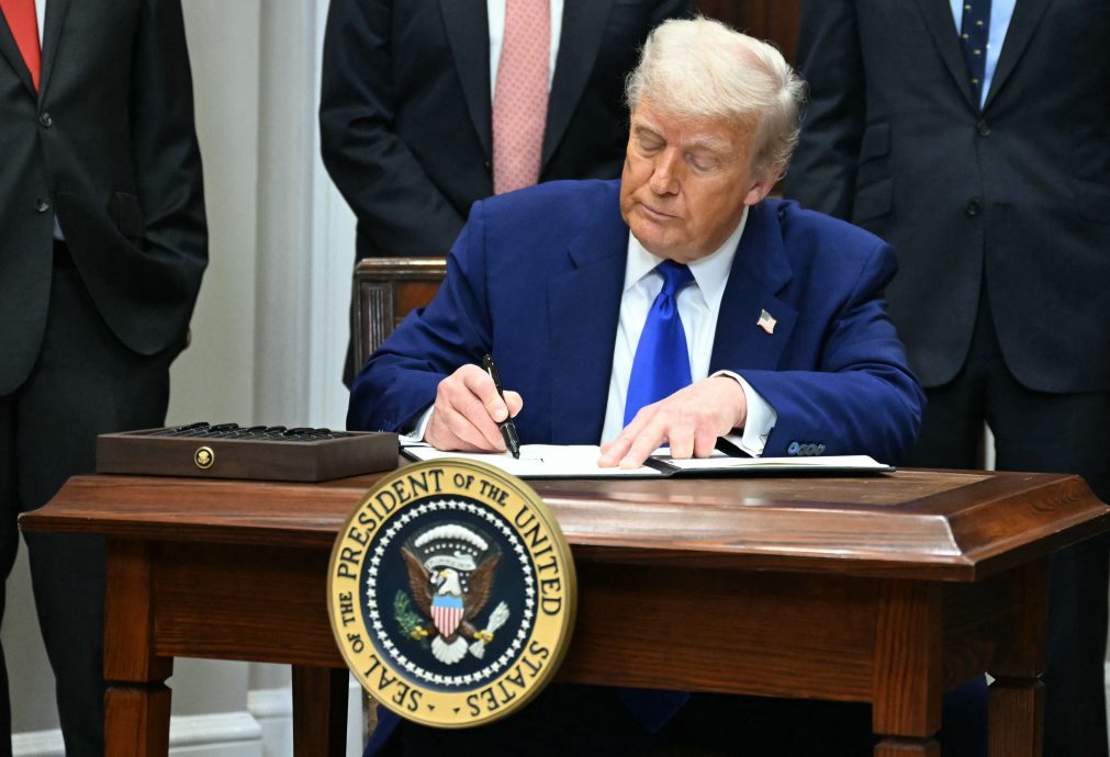 特朗普：周末或与习近平对话、不想伤害中国