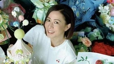 生日获追求者送花？ 佘诗曼：不告诉你