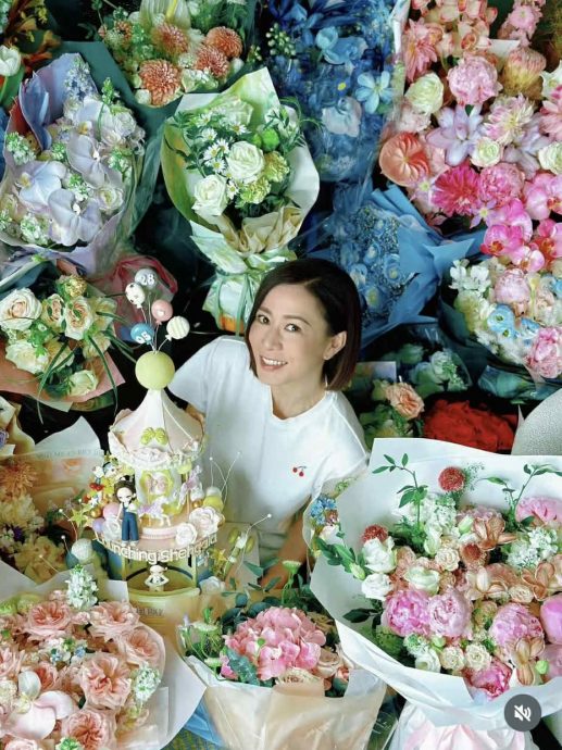 生日获追求者送花？ 佘诗曼：不告诉你