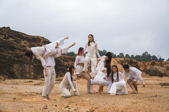 用舞蹈回应沉重社会事件，安抚创伤——廖正彬、谢彦惟携手编织《安》的形状