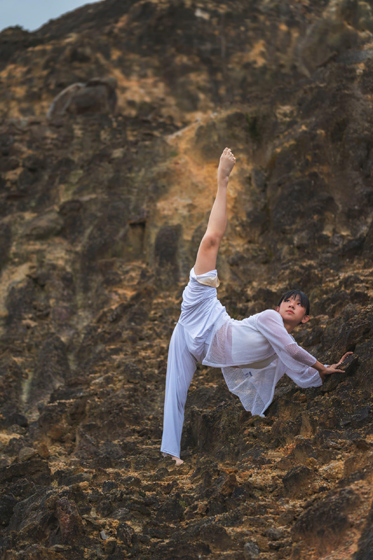 用舞蹈回应沉重社会事件，安抚创伤——廖正彬、谢彦惟携手编织《安》的形状