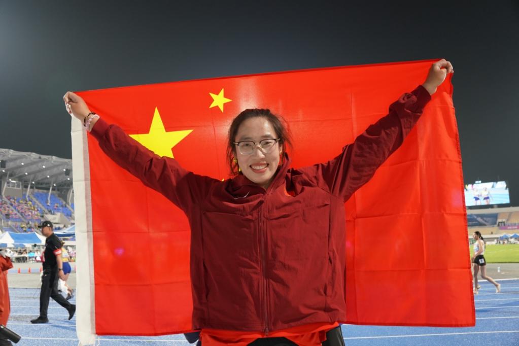 田径亚锦赛|女跨栏带伤上阵夺铜牌  吴艳妮：个人承担所有责任