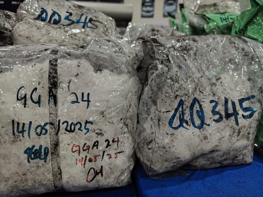 男子兼差跑腿. 藏冰毒在车