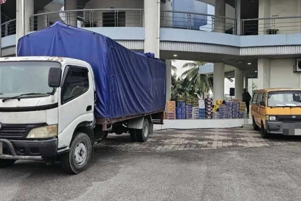 男子用校车走私酒水 被水警部队缉获