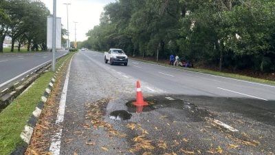 汝來7工業區疑爆水管 食水白流一週現坑洞