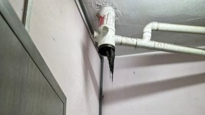 疑楼上倒强酸酿祸 男童洗澡遭灼伤眼睛