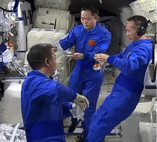 看世界/中国太空站发现微生物新物种 命名“天宫尼尔菌”