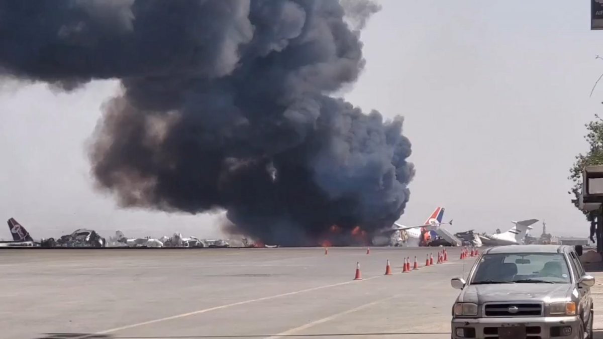 看世界)也门航空最后一架客机毁于以军空袭