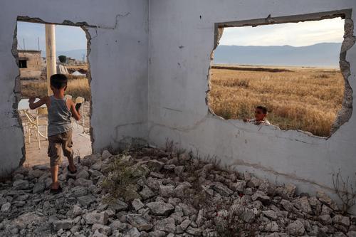 看世界)哈里发国声称对叙利亚新政府发动首次攻击