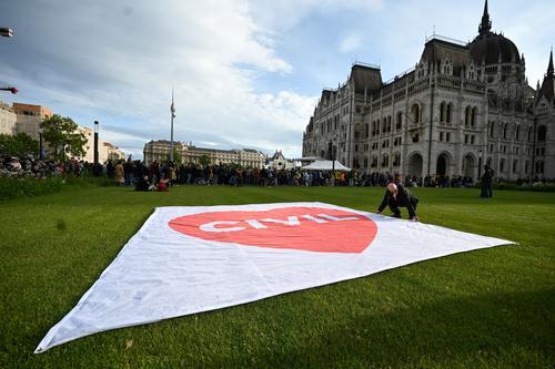 看世界)欧23国传媒人联署阻匈立「新闻恶法」