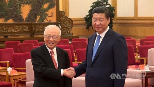 看世界)百岁将军许历农逝世 曾见习近平统派立场鲜明