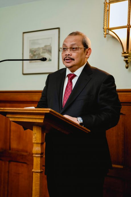 祖基菲里:改革需要真正的改变而非权力轮换 让年轻有为的进步派领导公务员体系