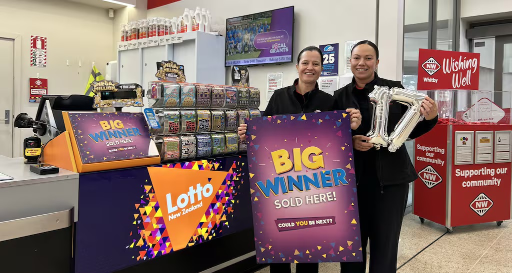 祖母带孙散步顺手买彩票 喜中千万大奖照常上班 